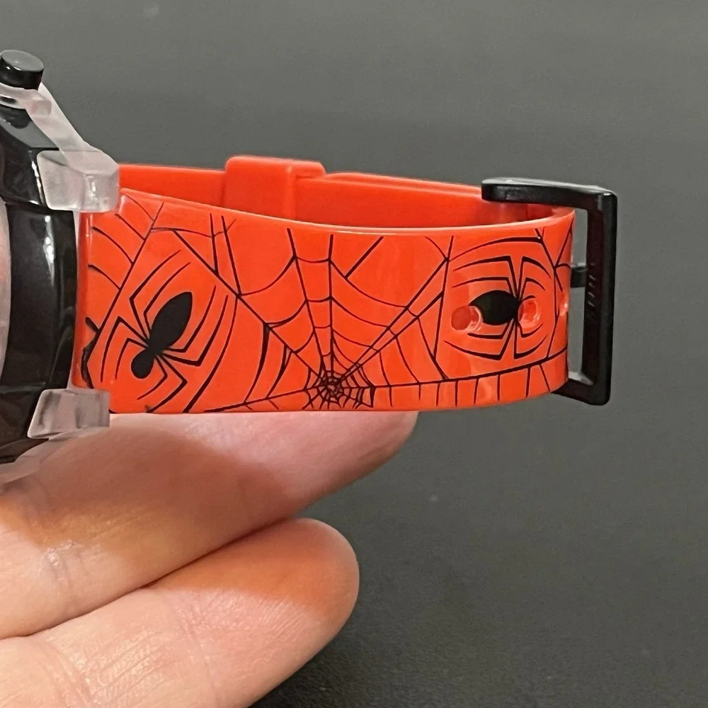 Marvel Spiderman Watch Kids Youth Red Band Plastic Needs Battery Digital Time